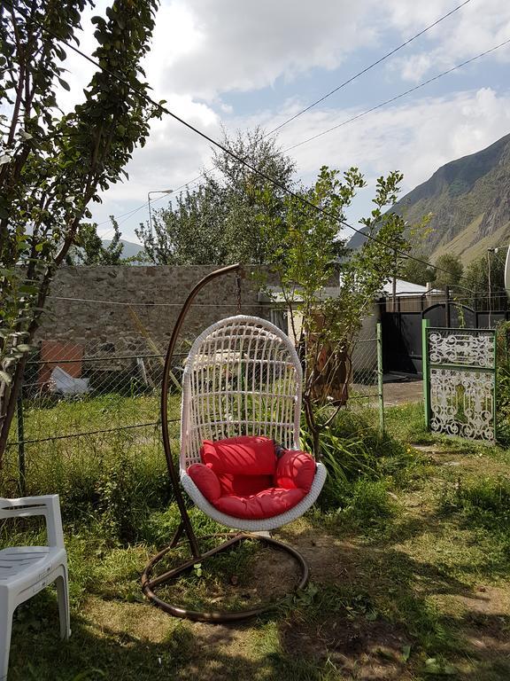 Nino'S Guest House Kazbegi Esterno foto